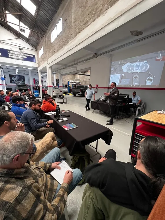 Curso CarLock Academy